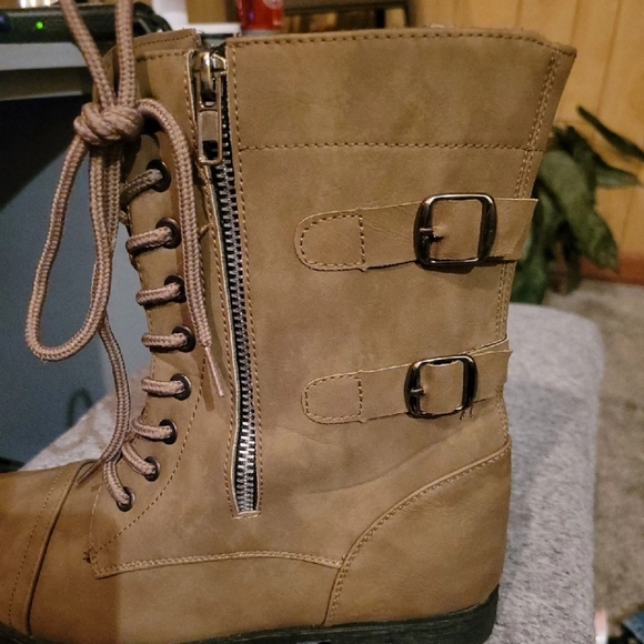 Light brown ankle boots - Picture 3 of 3